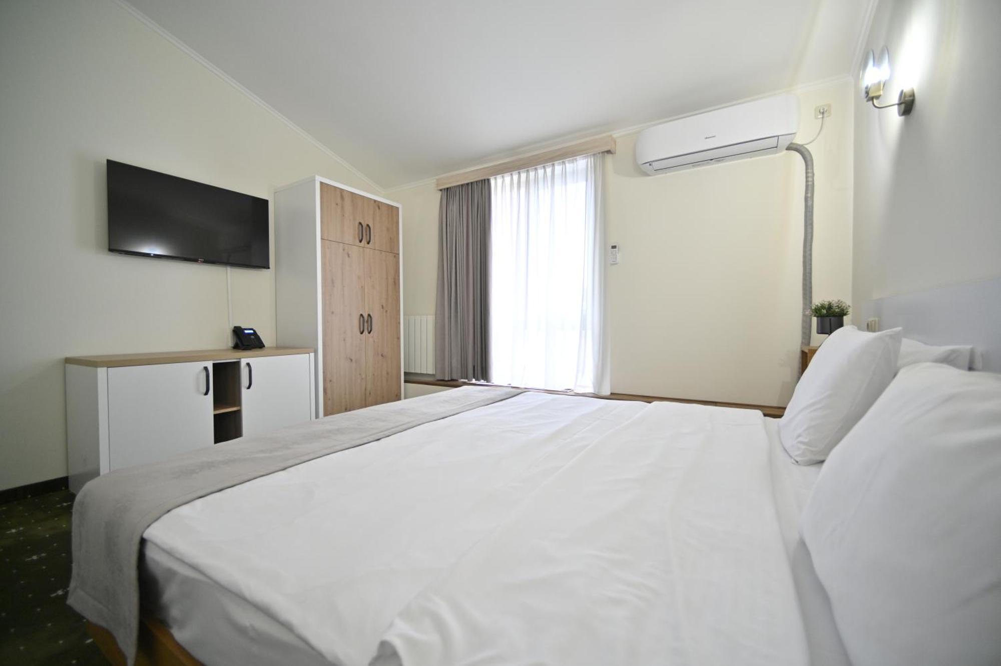 Colette Hotel Erivan Exterior foto