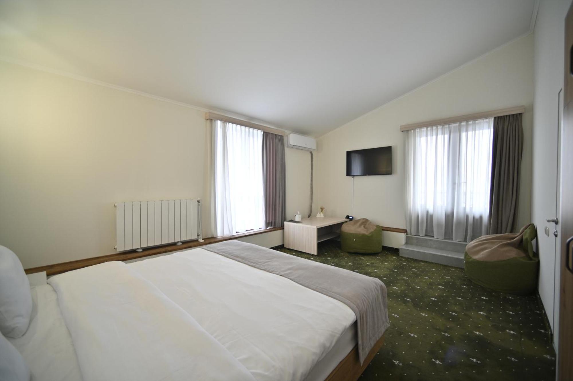 Colette Hotel Erivan Exterior foto